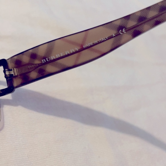 💕 Burberry 💕 - Picture 3 of 9